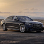 Mercedes-AMG S 63 E PERFORMANCE (Kraftstoffverbrauch gewichtet, kombiniert: 4,4 l/100 km, CO2 Emissionen gewichtet, kombiniert: 100 g/km, Stromverbrauch gewichtet, kombiniert: 21,4 kWh/100 km) Exterieur: Nautikblau metallic; Interieur: Leder siena braun/schwarz // Mercedes-AMG S 63 E PERFORMANCE (combined fuel consumption, weighted: 4.4 l/100 km; combined CO2 emissions, weighted: 100 g/km; combined power consumption, weighted: 21.4 kWh/100 km) exterior: nautic blue metallic; interior: leather exclusive siena brown/black