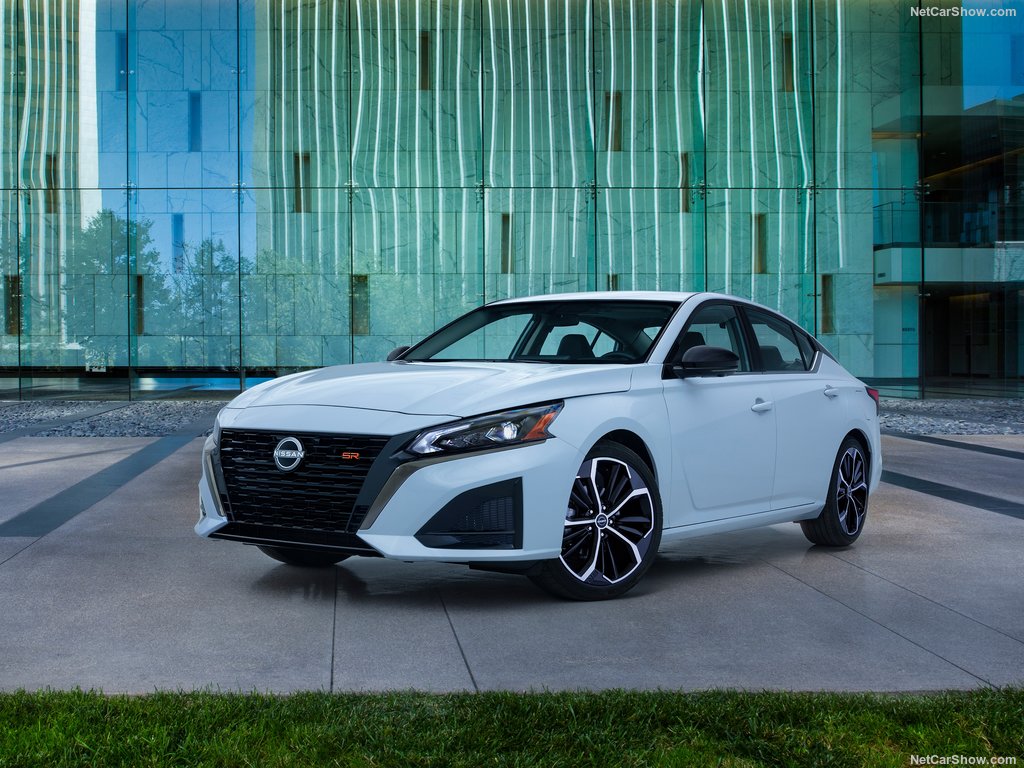 Nissan-Altima-2023-1024-01